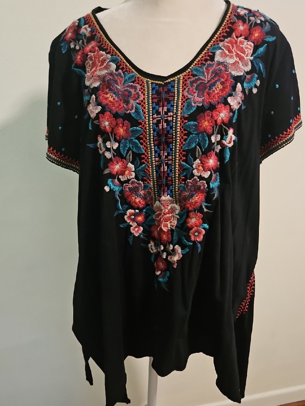 Johnny Was Floral Tunic Size Large